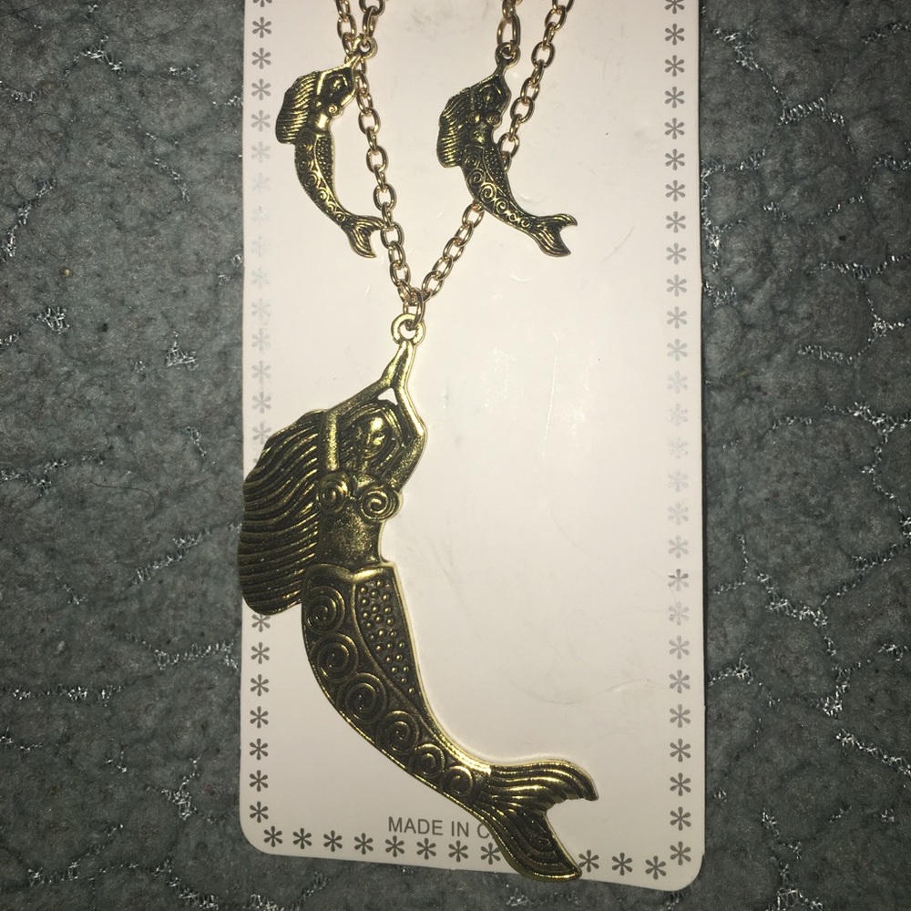 🌺3 for $15🌺 Mermaid necklace set
